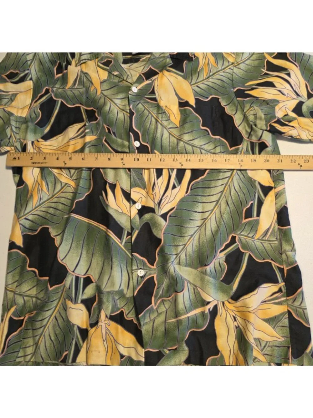 Genuine Hawaiian‎ Shirt Rayon Button Up Made In Hawaii USA Tropical Mens Medium
